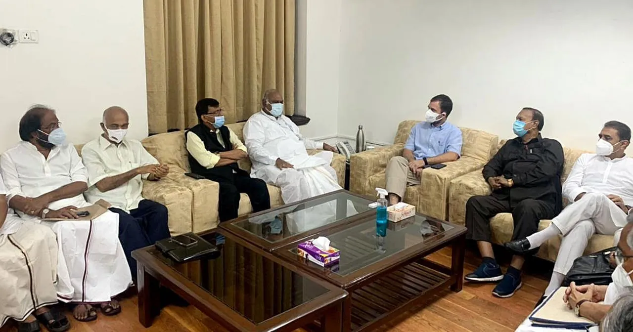 মঙ্গলবার রাহুল গান্ধীর বাড়িতে 'নকল সংসদ' নিয়ে বিরোধী দলগুলির বৈঠক