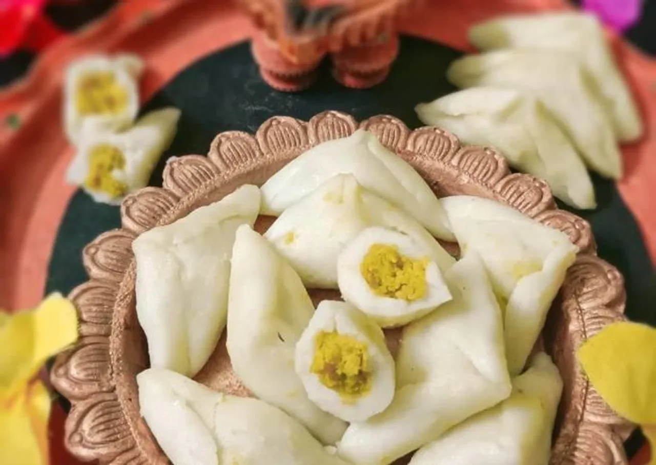 এবার পুজোয় বানিয়ে ফেলুন 'পুলির পাতুরি'