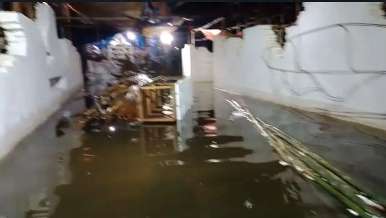 জলের তলায় পুজো প্যান্ডেল