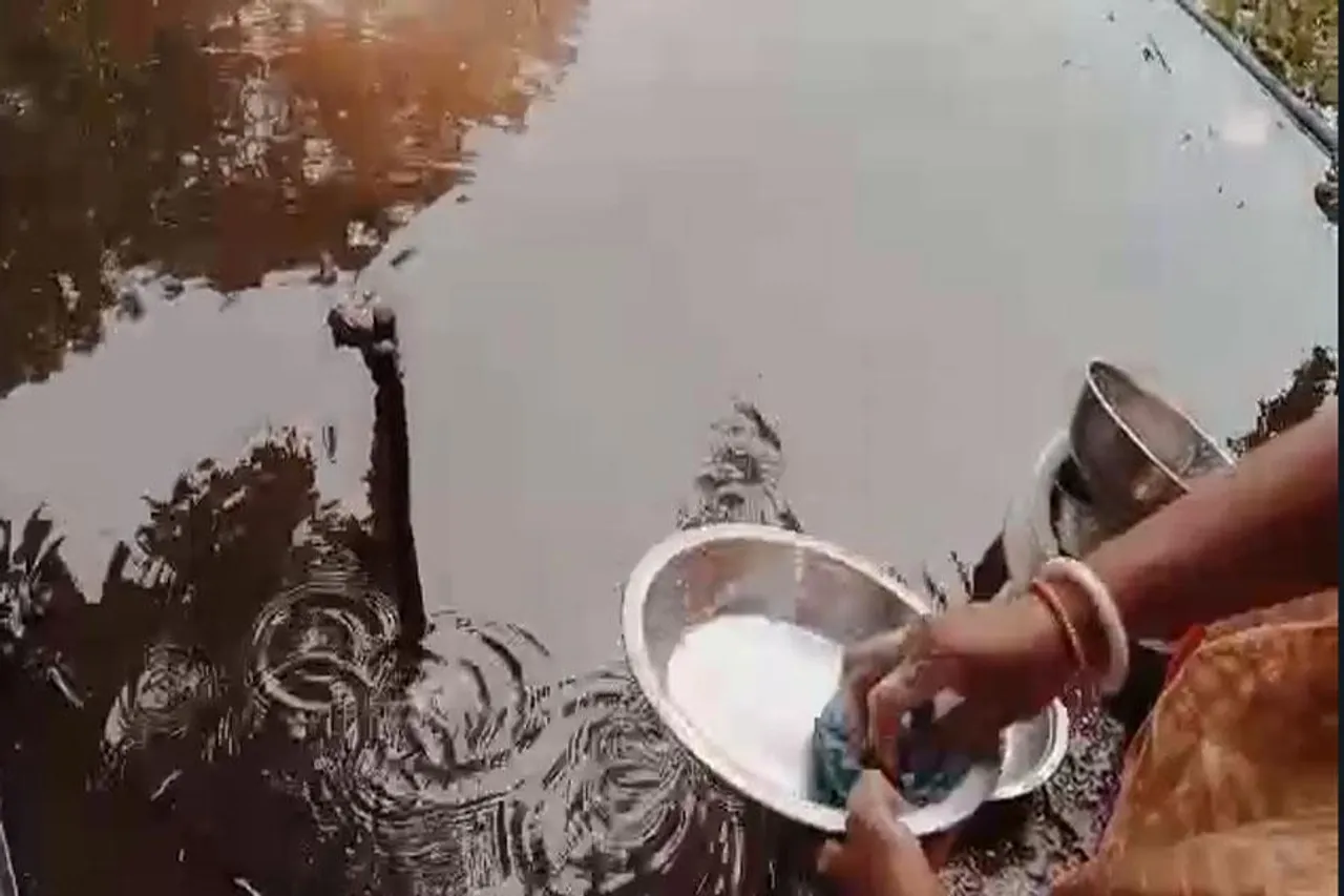 পানীয় জলের সঙ্কটে ভুগছে ডেবরার ৭ টি পরিবার