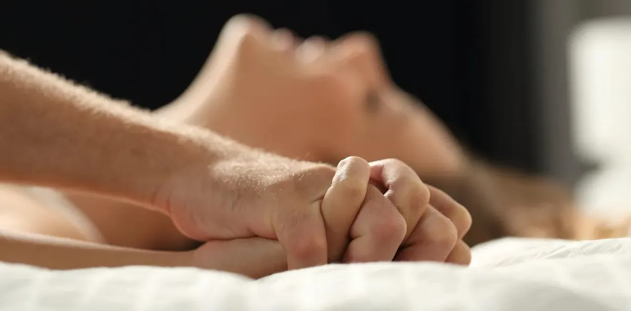 আমরা কি আমাদের যৌনতা নিয়ন্ত্রণ করতে পারি?