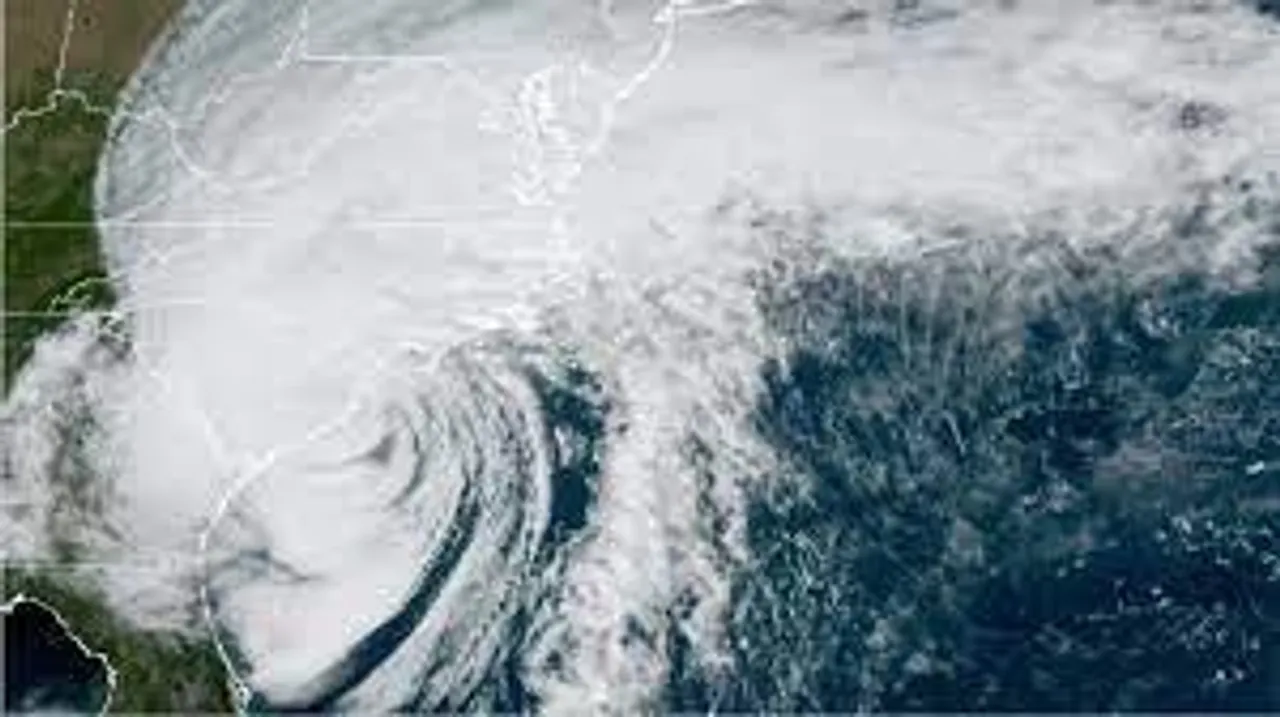 দুর্বল হয়েছে ইয়ান