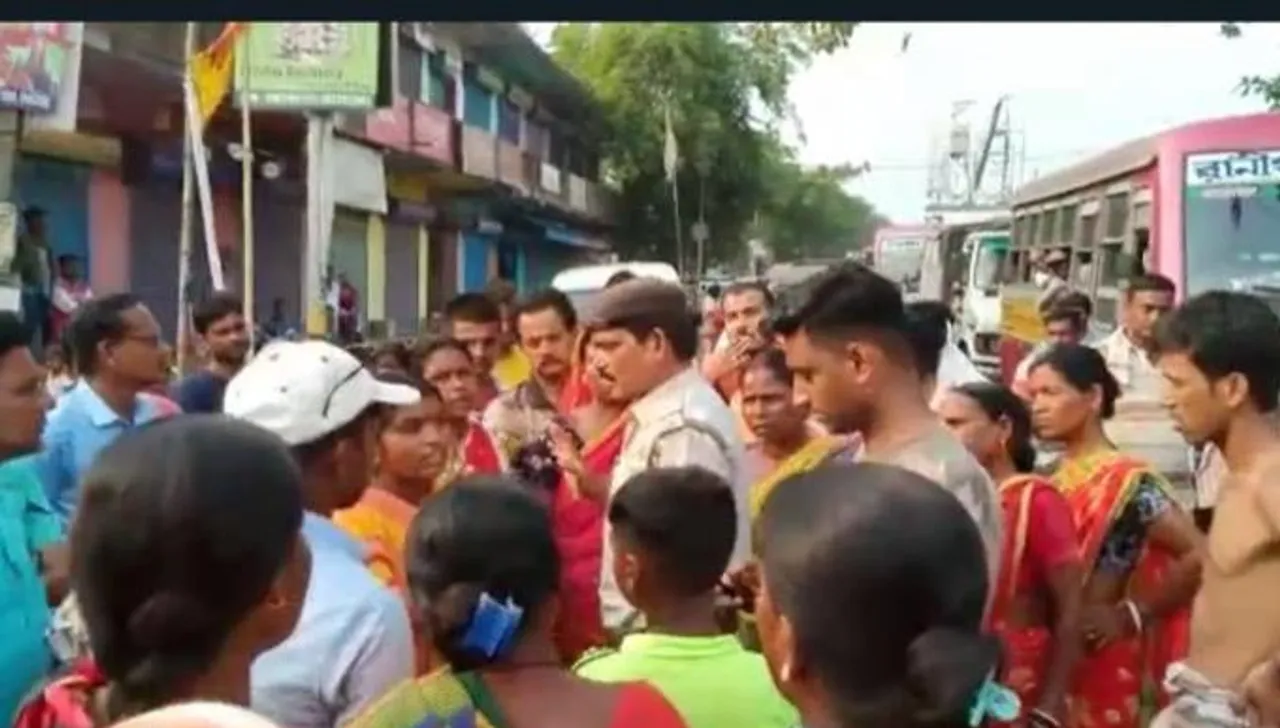 জলের দাবীতে রাস্তা অবরোধ অন্ডালের খাঁদরায়