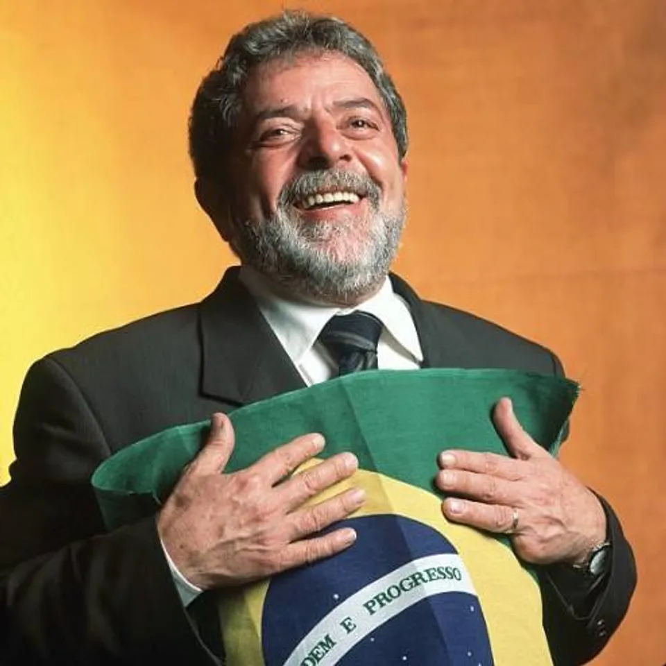 হাড্ডাহাড্ডি লড়াইয়ে বলসোনারোকে ছাড়িয়ে গেলেন লুলা