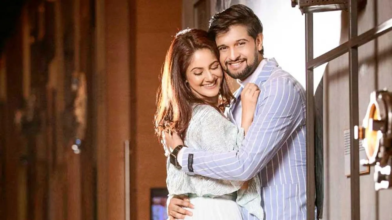 'গেরুয়া' গানে ঝড় তুললেন তৃণা এবং নীল