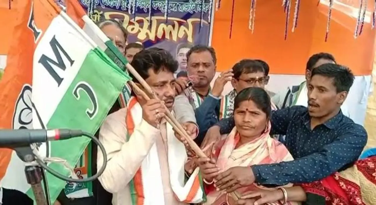 বিজেপি থেকে তৃণমূলে যোগ