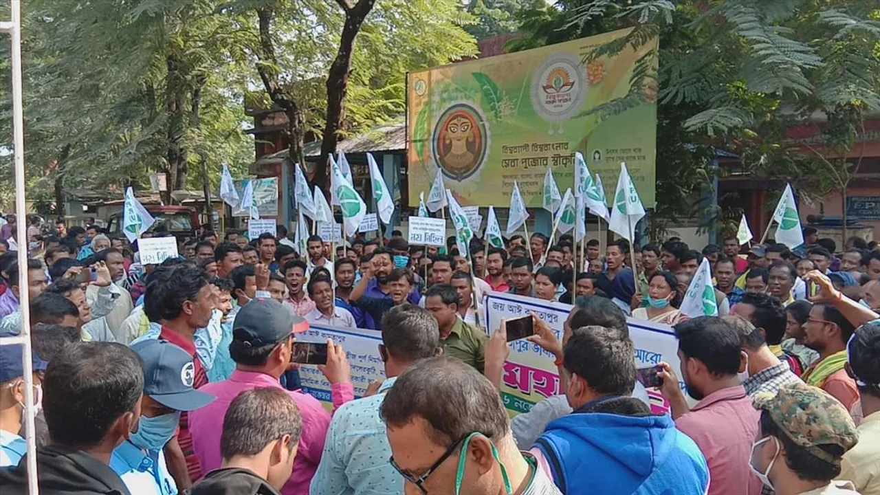 মাথাভাঙা মহকুমা শাসকের নিকট স্মারকলিপি প্রদান