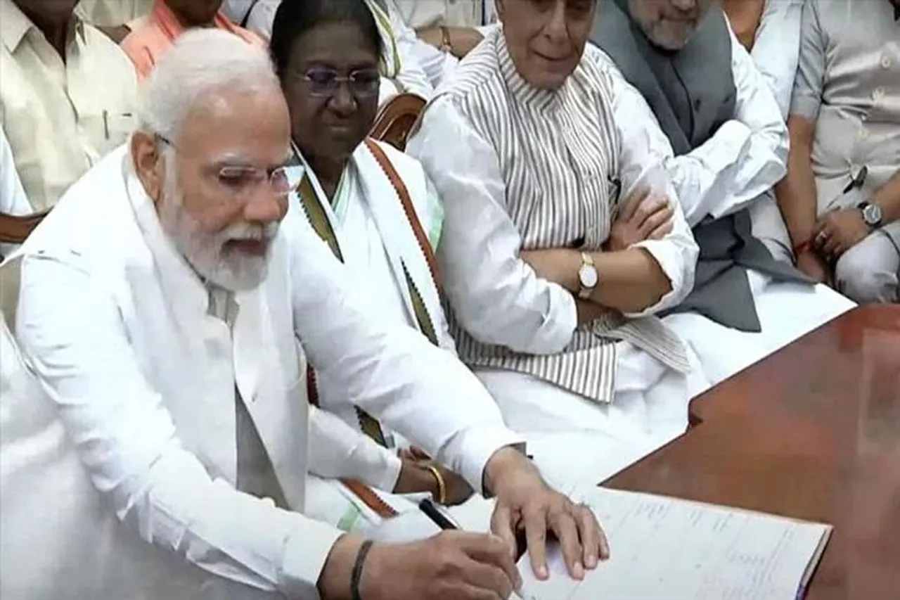 অশুভ জীবন দর্শনের প্রতিনিধিত্ব করেন দ্রৌপদী মুর্মুঃ কংগ্রেস