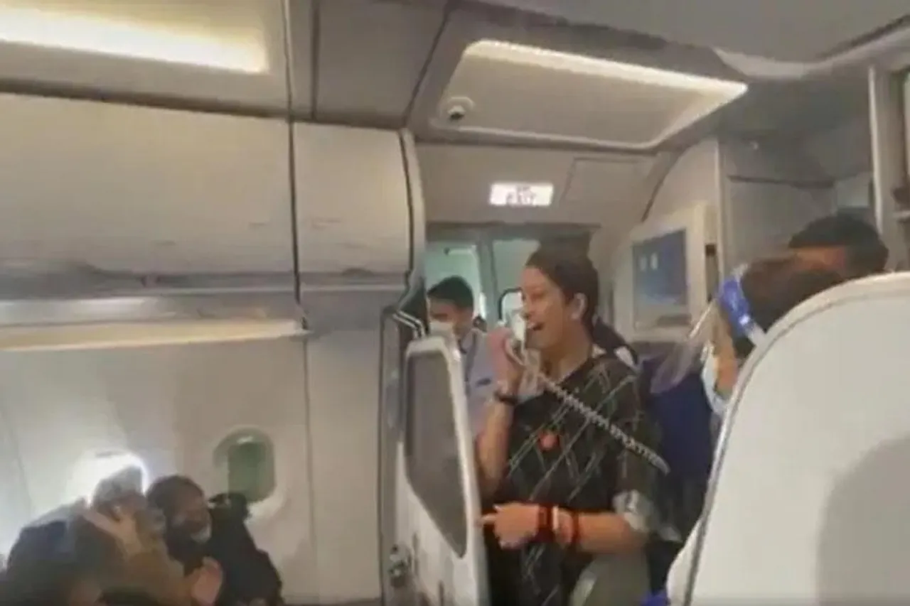 ভারতীয় পড়ুয়াদের স্বাগত জানালেন কেন্দ্রীয় মন্ত্রী