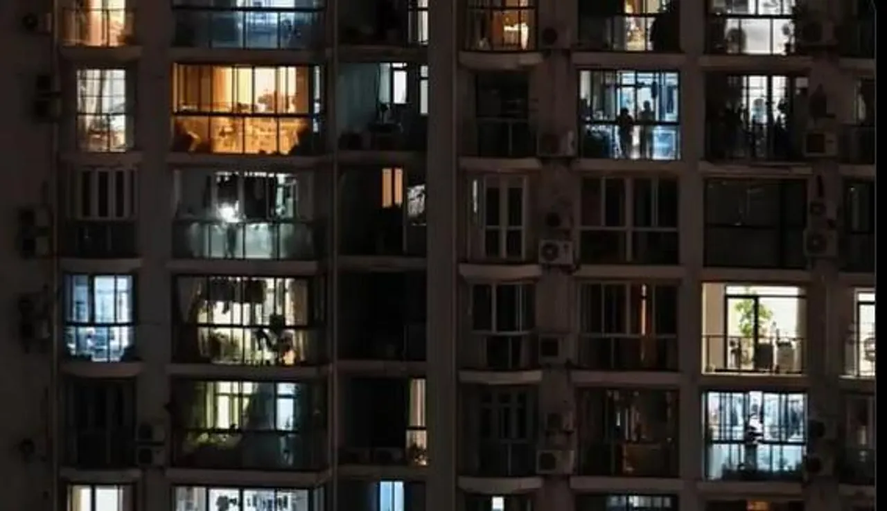 দু মাসের কঠোর লকডাউনে সাংহাই এখন যেন ভূতের শহর