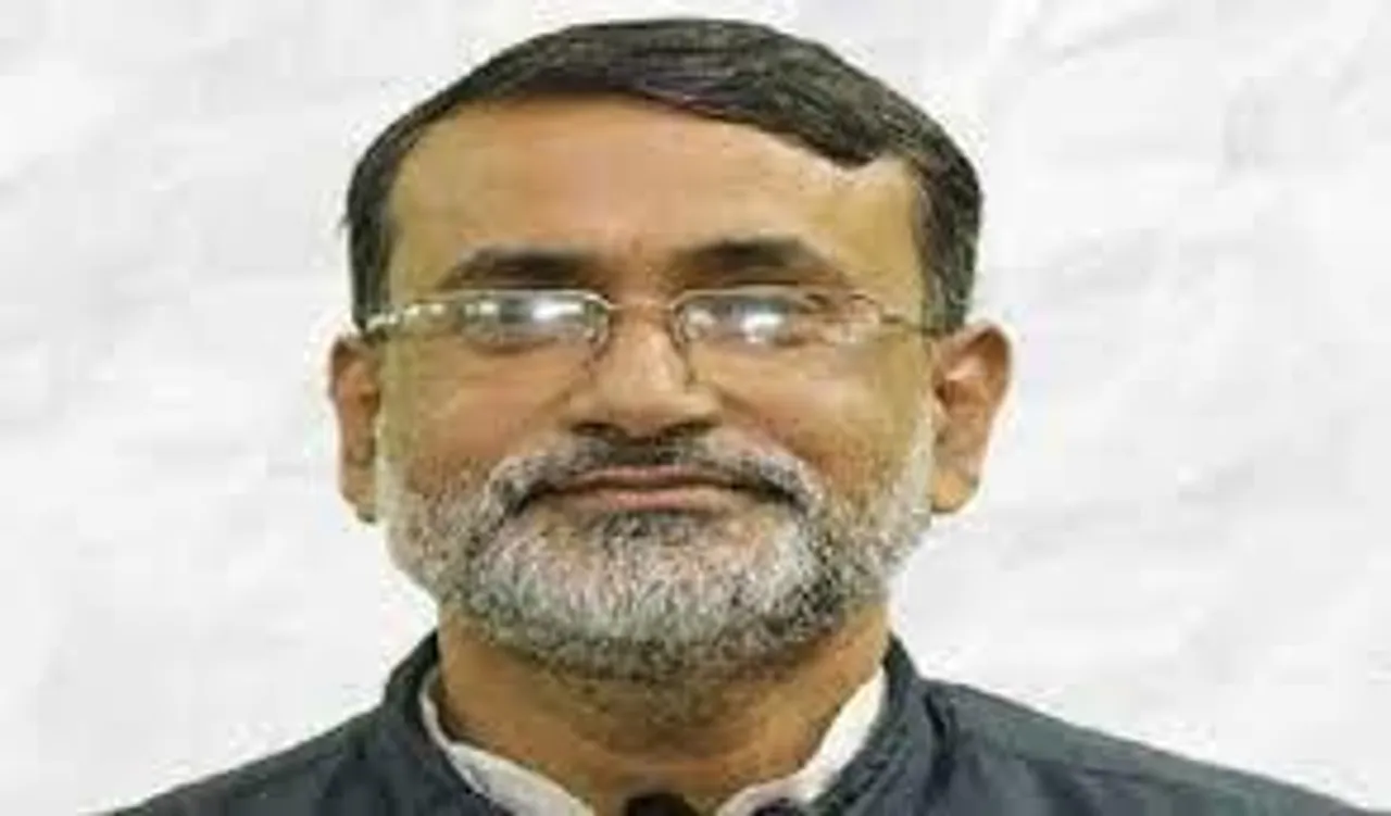 আগরতলায় আশিষ কুমার সাহার ডোর টু ডোর কর্মসূচী