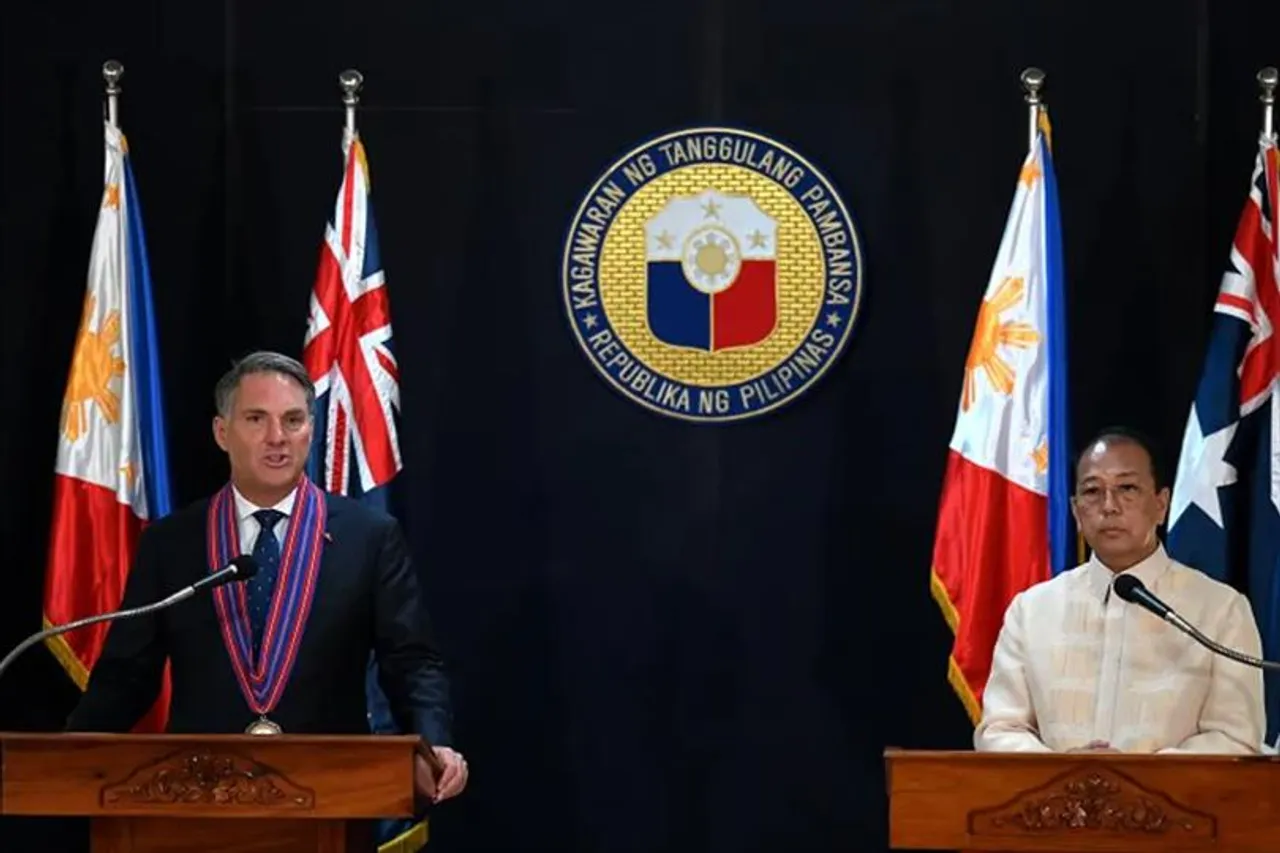 দক্ষিণ চীন সাগরে অস্ট্রেলিয়া ও ফিলিপাইনের যৌথ টহল নিয়ে শুরু হল আলোচনা