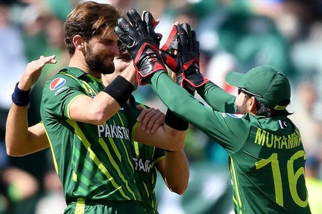 ৫ উইকেটে শাকিব বাহিনীকে পরাজিত করল বাবর বাহিনী