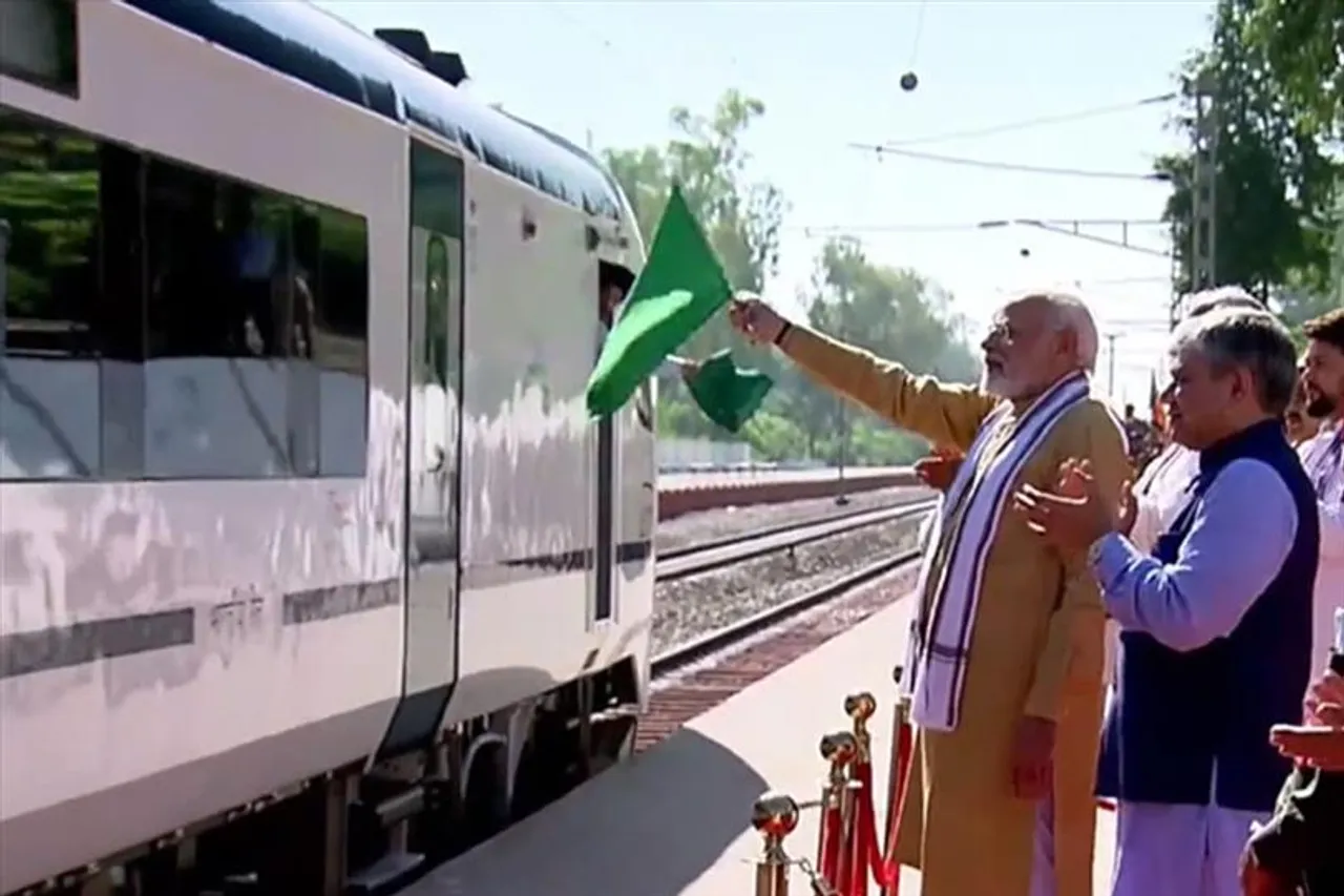 উনা থেকে বন্দে ভারত এক্সপ্রেসের সূচনা করলেন প্রধানমন্ত্রী
