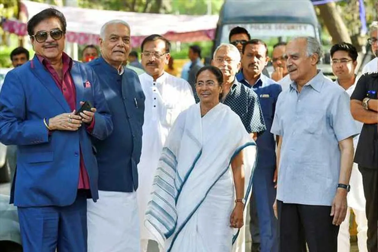 যশবন্ত সিনহাকে শুভেচ্ছা মমতার