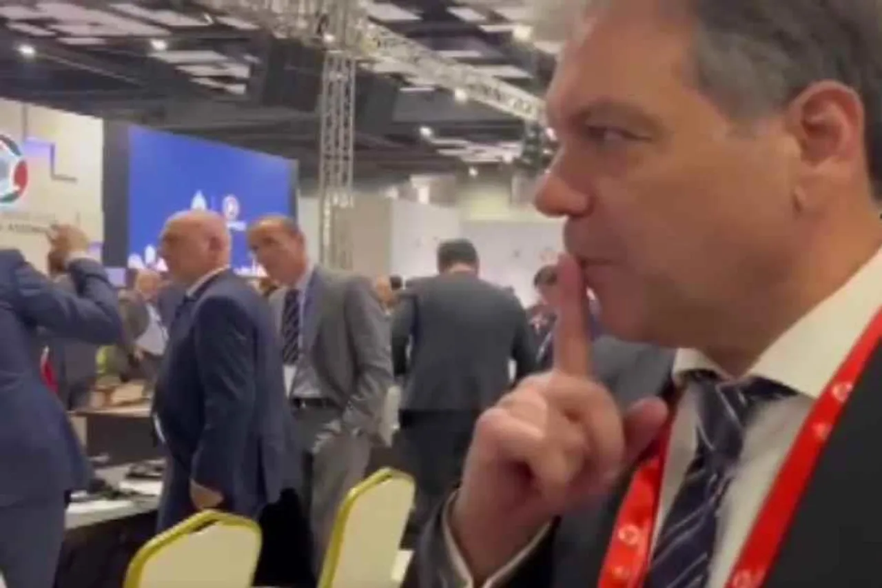 দাউদ ইব্রাহিমকে ভারতের কাছে হস্তান্তর, প্রশ্ন এড়ালেন ভারতে আগত পাকিস্তানি প্রতিনিধি- দেখুন ভিডিও