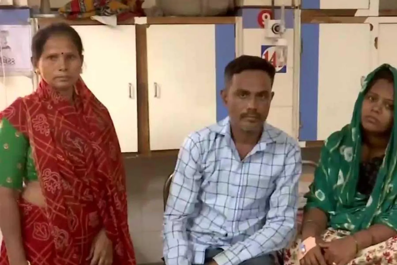 ব্রিজ বিপর্যয়ের ঘটনায় আহতরা হাসপাতালে ভর্তি