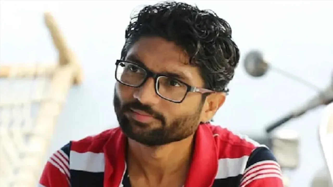 মুখ্যমন্ত্রী পদের জন্য লড়বেন না জিগনেশ মেভানি