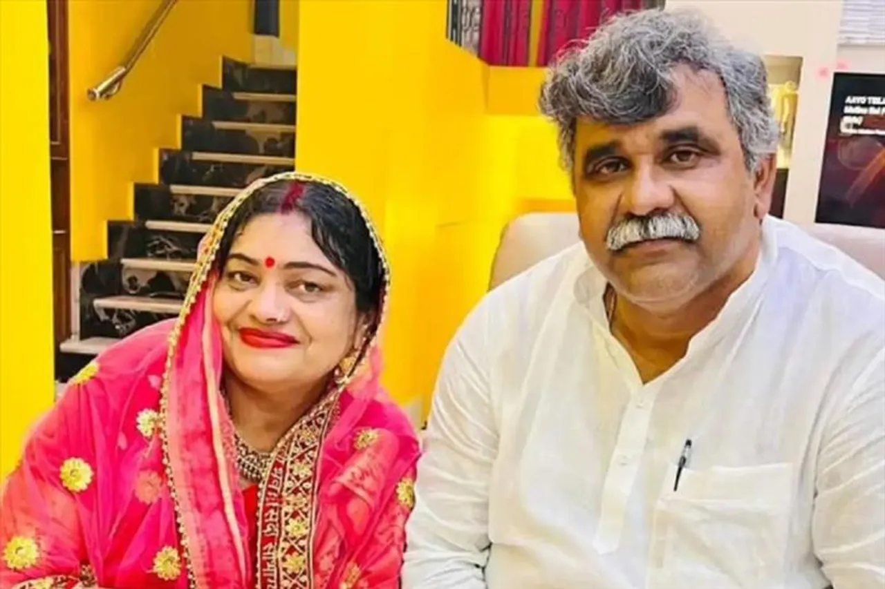 কম্বলকাণ্ডে জিজ্ঞাসাবাদের জন্য তিওয়ারি দম্পতির বাড়িতে পুলিশ