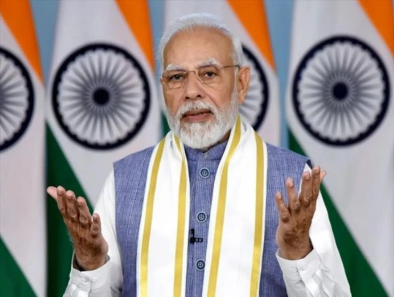 ভারতীয় সংবিধান প্রণেতাদের প্রতি শ্রদ্ধা নিবেদন করলেন প্রধানমন্ত্রী মোদী