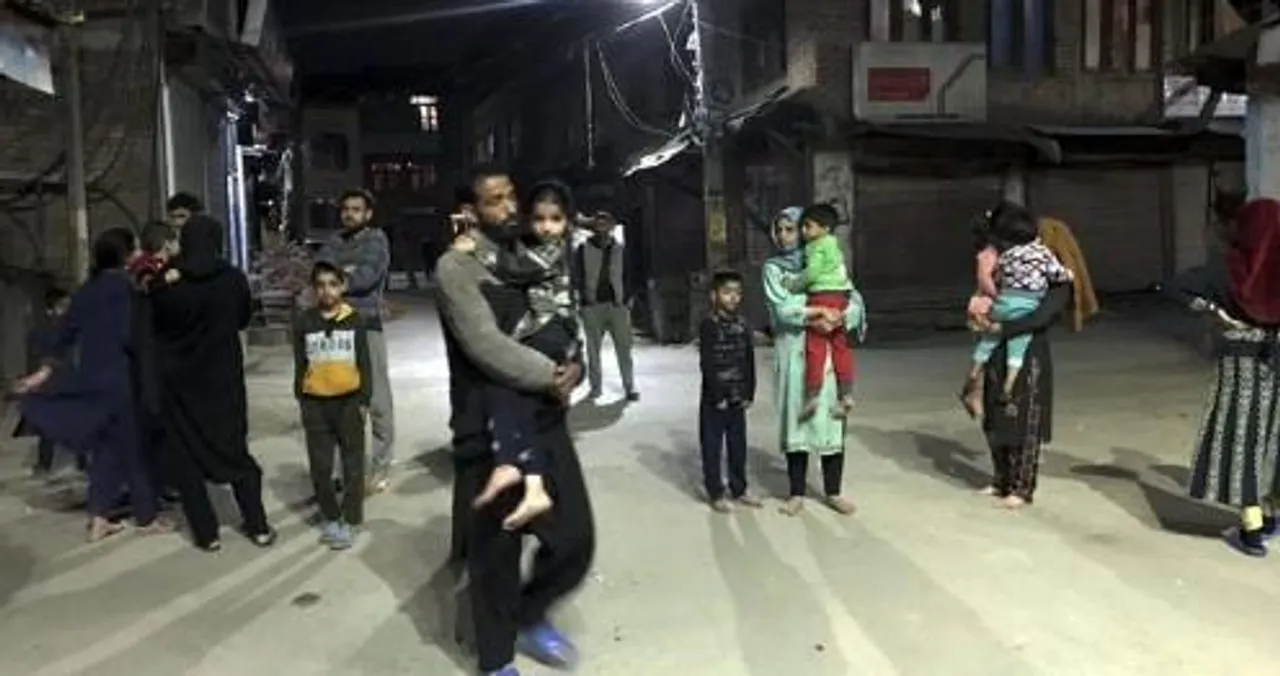 পাকিস্তানে ভয়াবহ ভূমিকম্পে নিহত ২, আহত ৬