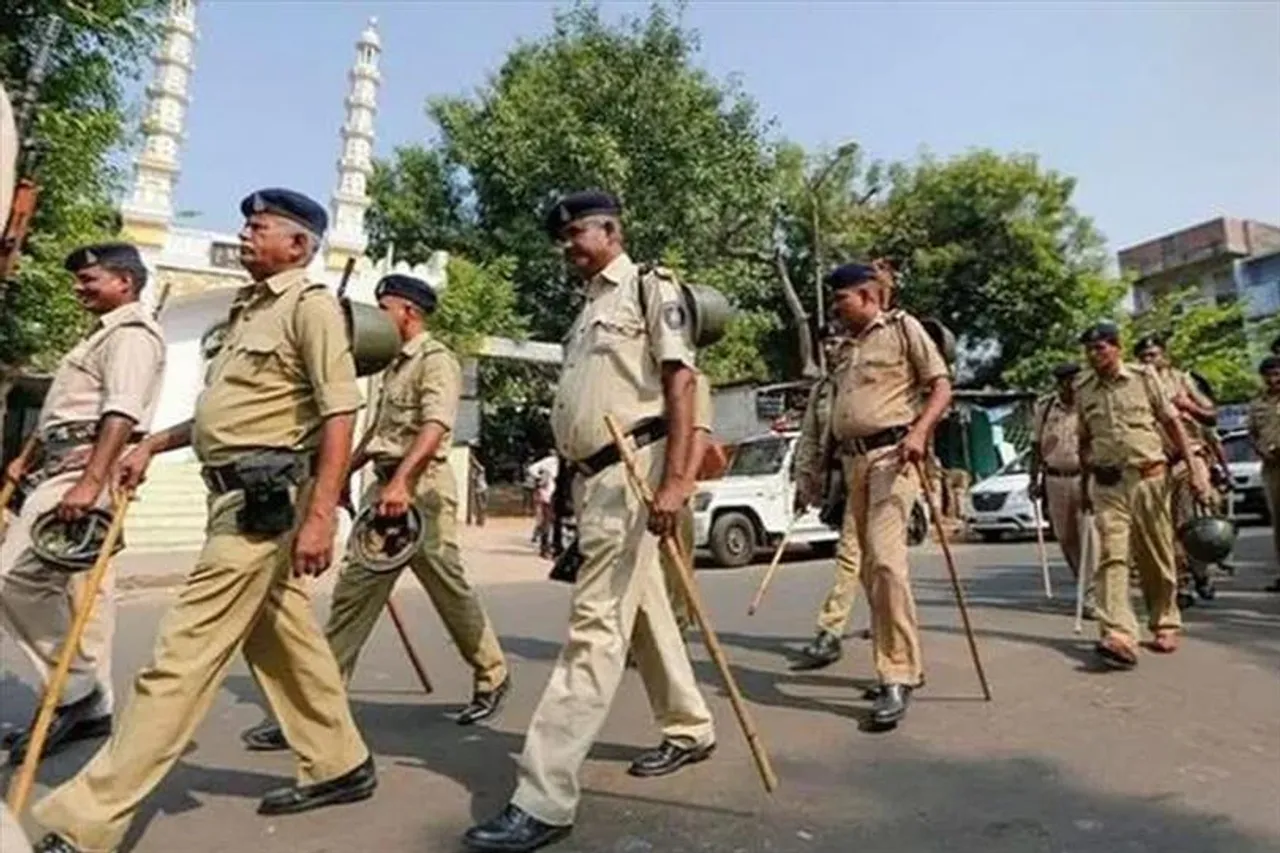দীপাবলির আগে সজাগ পুলিশ