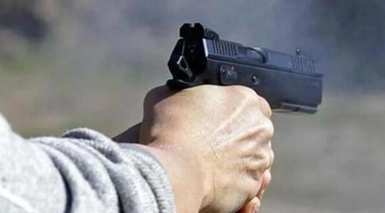 মালদার ইংরেজবাজারে মদের আসরে শ্যুটআউট