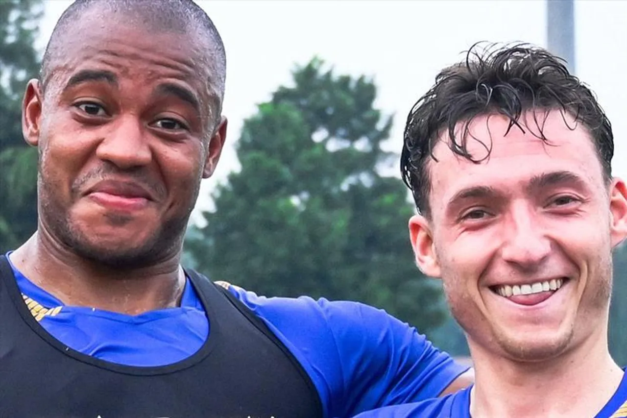 এলিয়ান্দ্রোর সঙ্গে খোশমেজাজে দোহার্তি