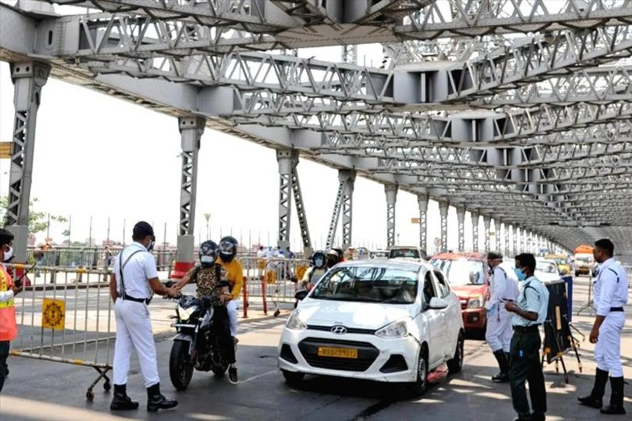 শহরে চলছে নাকা চেকিং