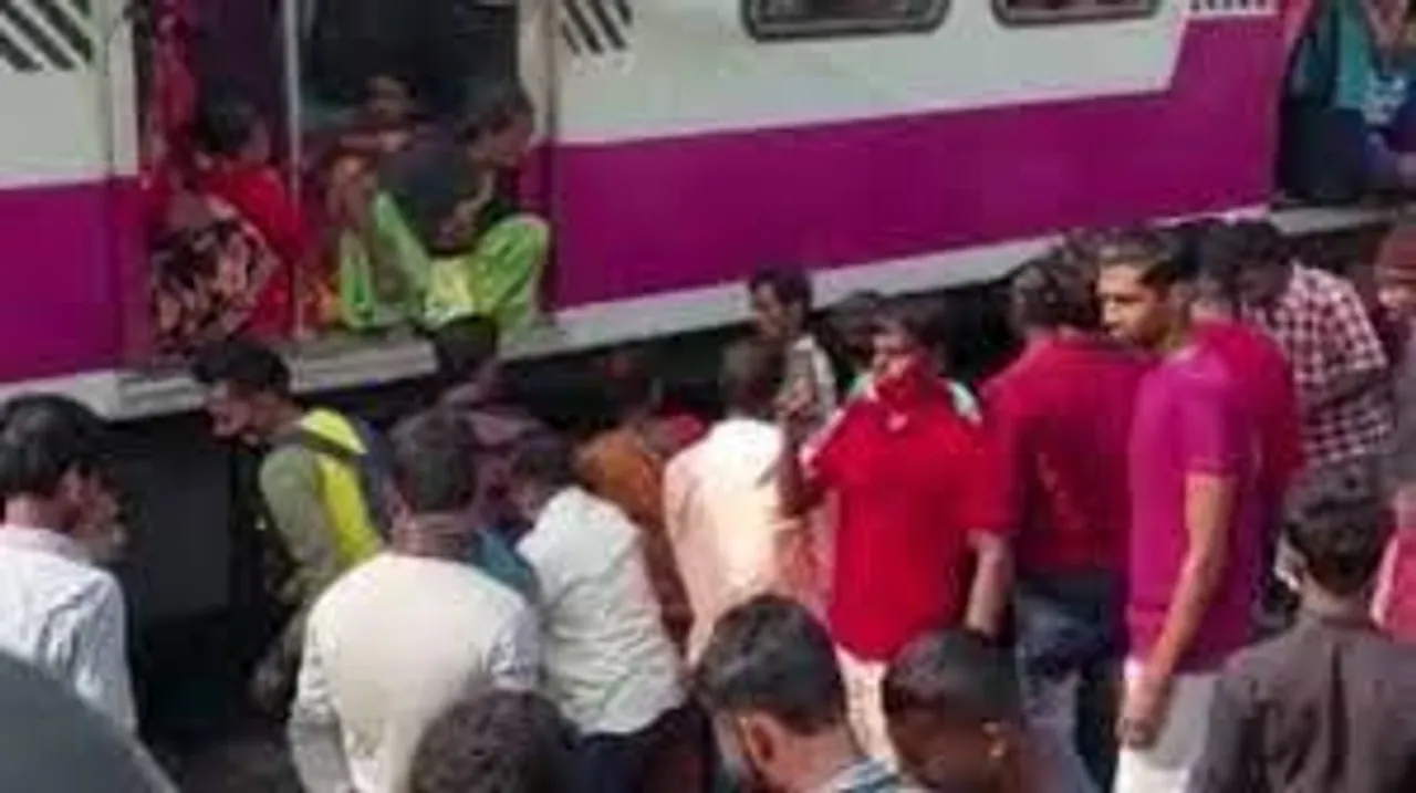 বসিরহাট প্ল্যাটফর্মে ভয়ঙ্কর ঘটনা