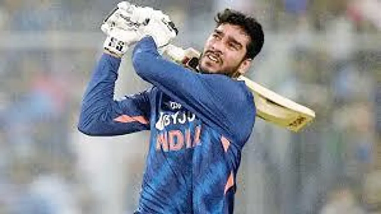 ভারতের ষষ্ঠ উইকেটের পতন