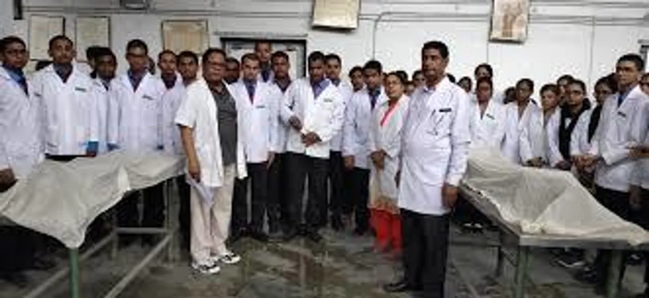 পশ্চিমবঙ্গের সরকারি মেডিক্যাল কলেজগুলিতে ওয়ার্ডেন নিয়োগ