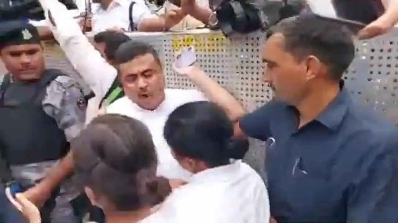 'আমাকে টাচ করছেন কেন?'  মহিলা পুলিশকে বললেন শুভেন্দু