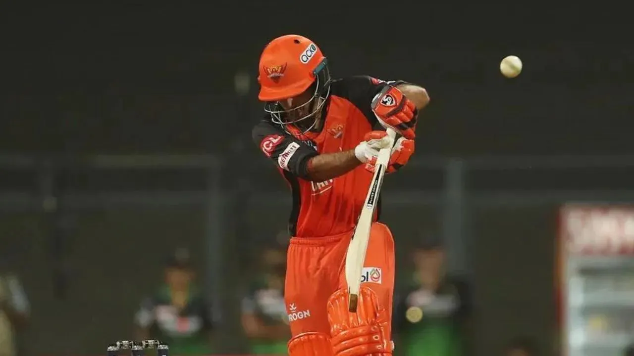 জয়ের জন্য হায়দ্রাবাদের প্রয়োজন ১৭৮ রান!