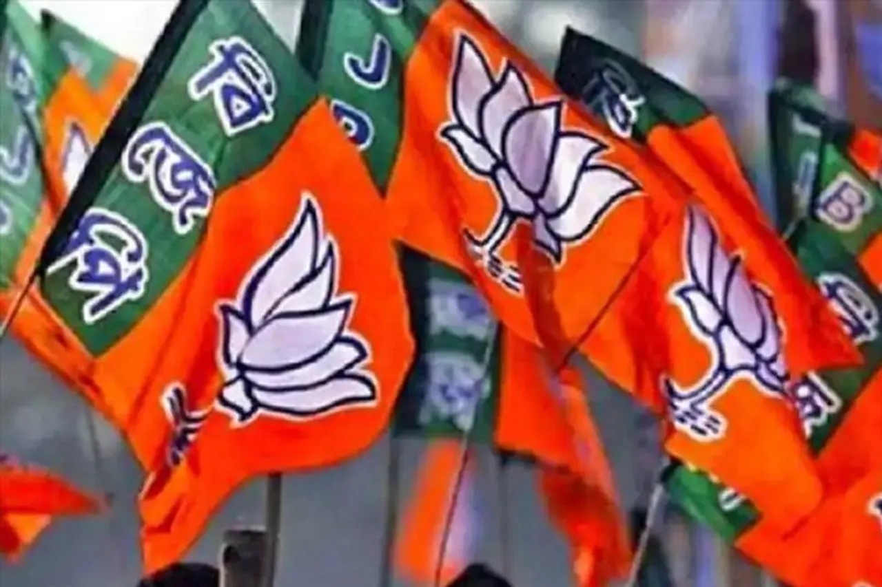 বিজেপির হোয়াটস অ্যাপ গ্রুপ ত্যাগ জেলা সহ সভাপতির