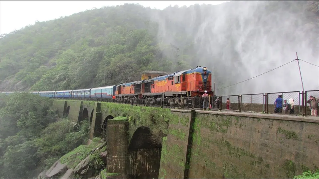 আবারও বড়সড় রেল দুর্ঘটনা