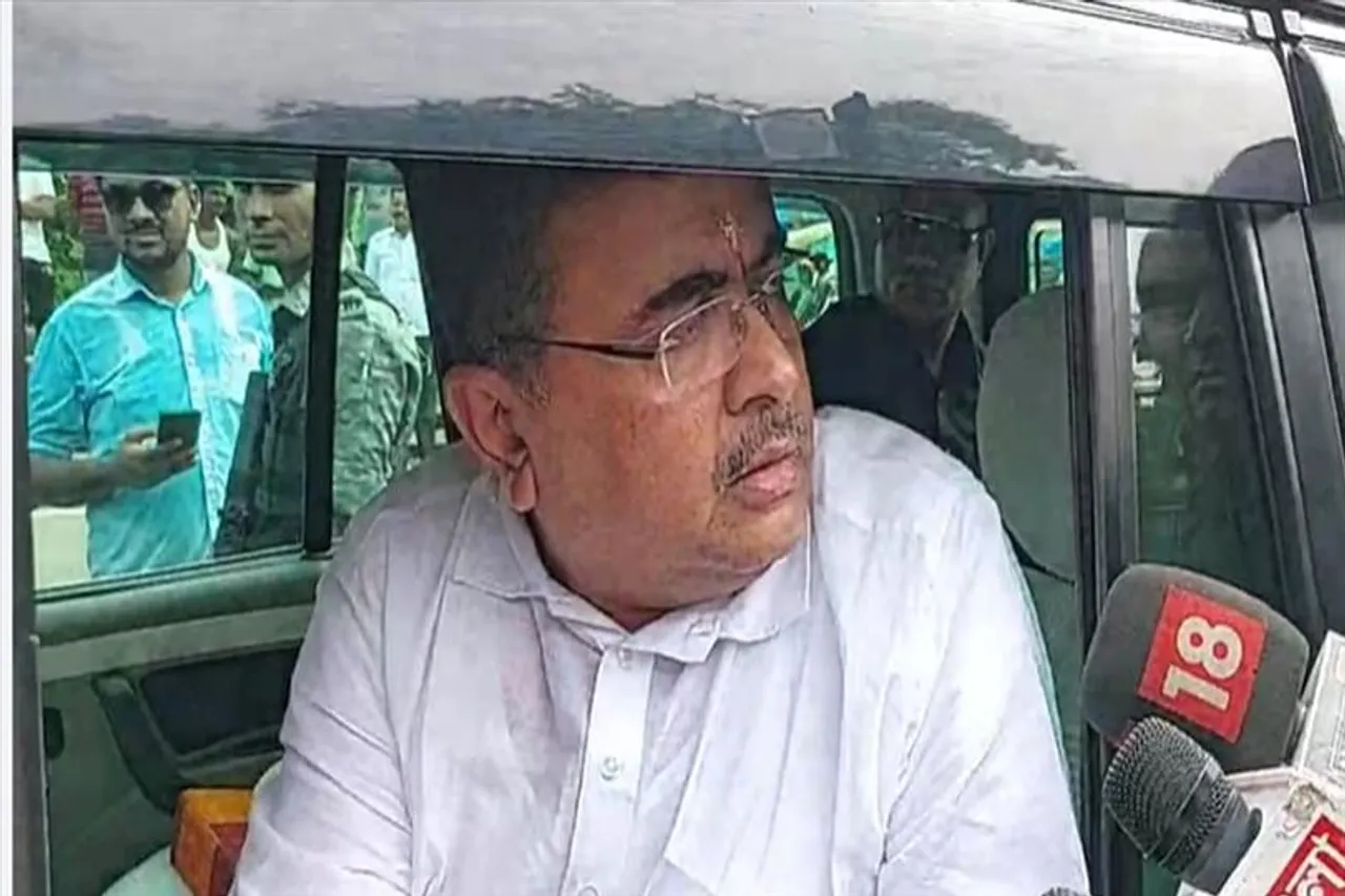 পুলিশের বাধা পেলেন শুভেন্দু অধিকারী, আদালতে যাওয়ার হুঁশিয়ারি বিধায়কের