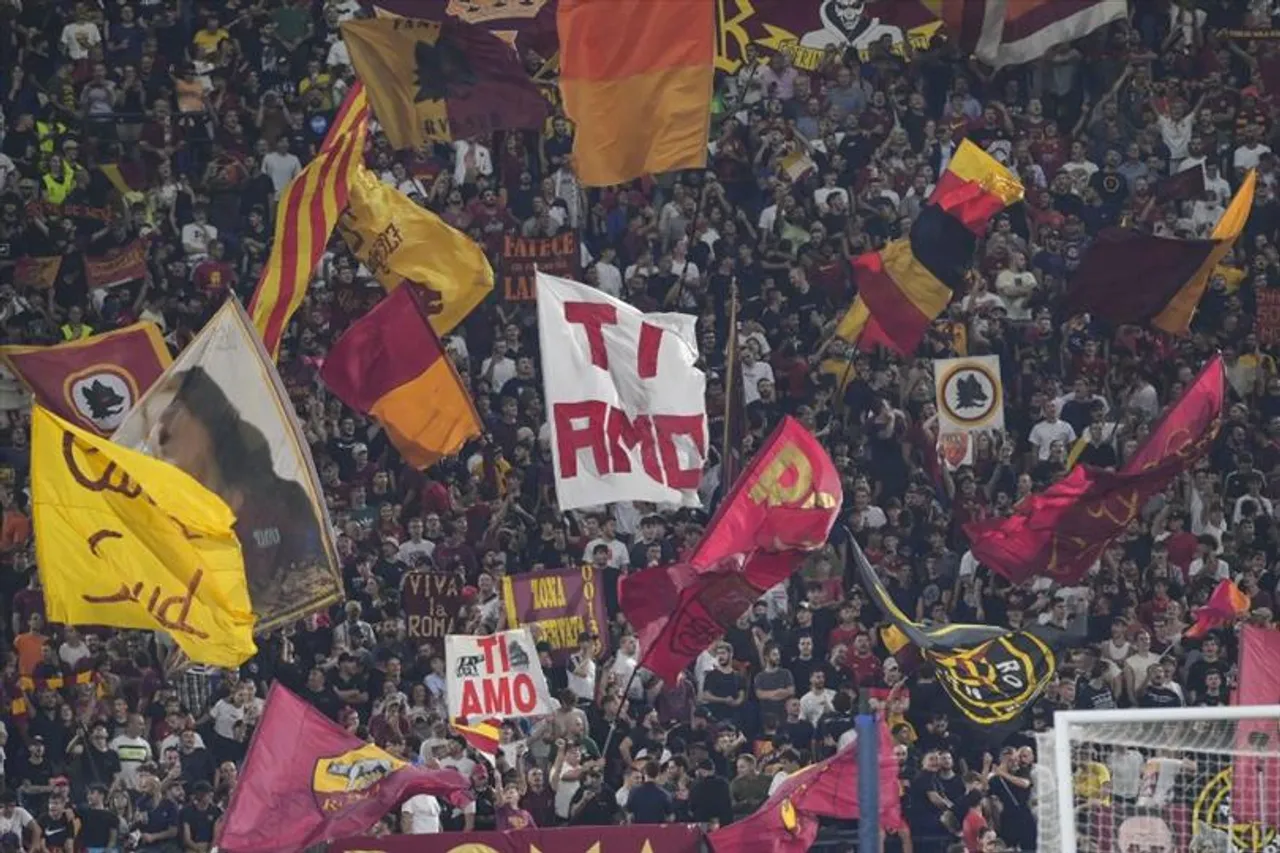 রোমার ম্যাচ দেখতে গ্যালারিতে ৬০ হাজারের বেশি দর্শক