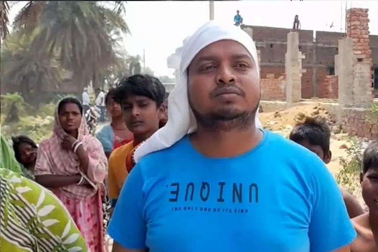 আসানসোল প্লাস্টিক কারখানায় আগুন সম্বন্ধে স্থানীয়দের বক্তব্য শুনুন