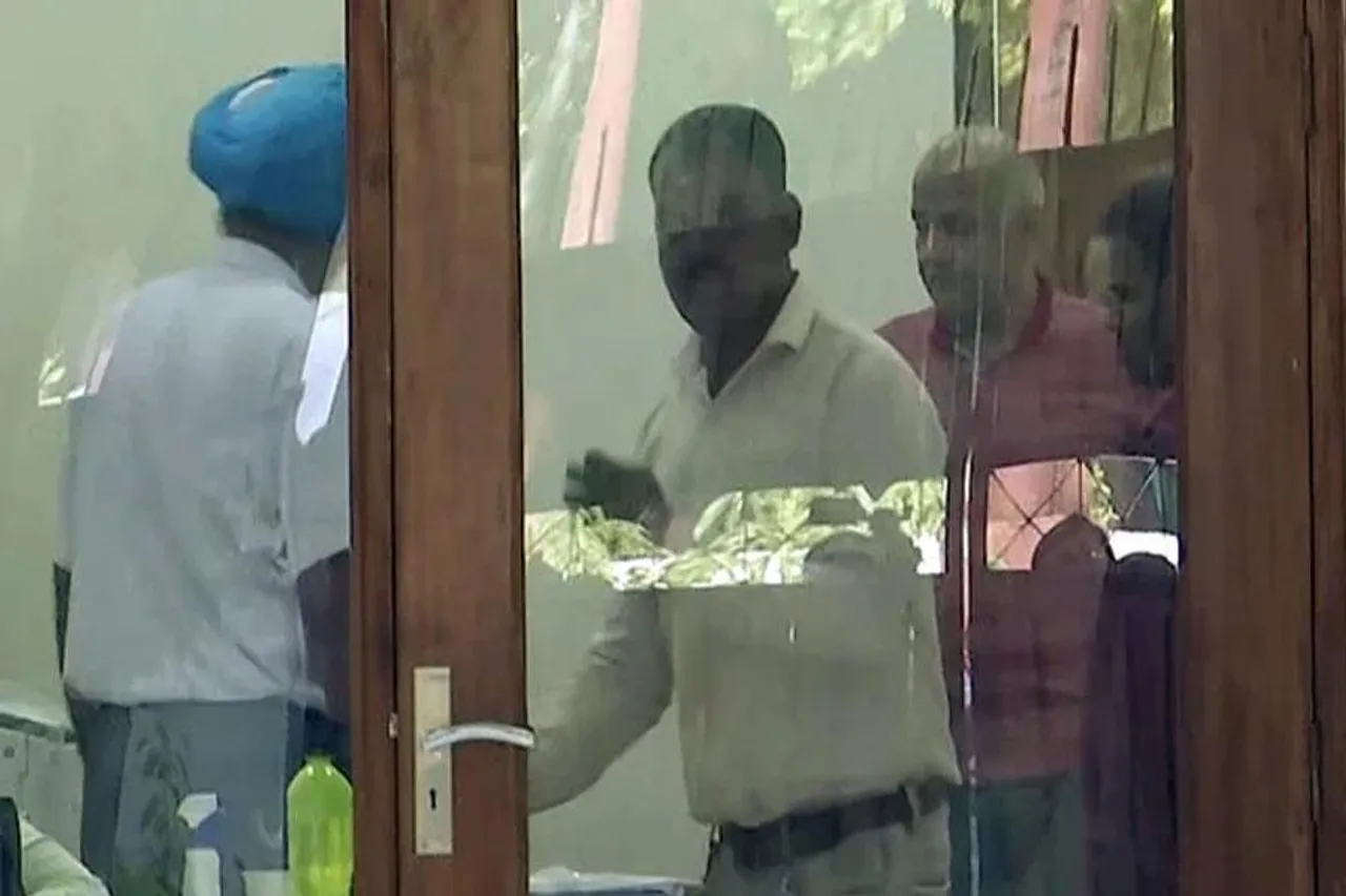 ১২ জন IAS অফিসার বদলি