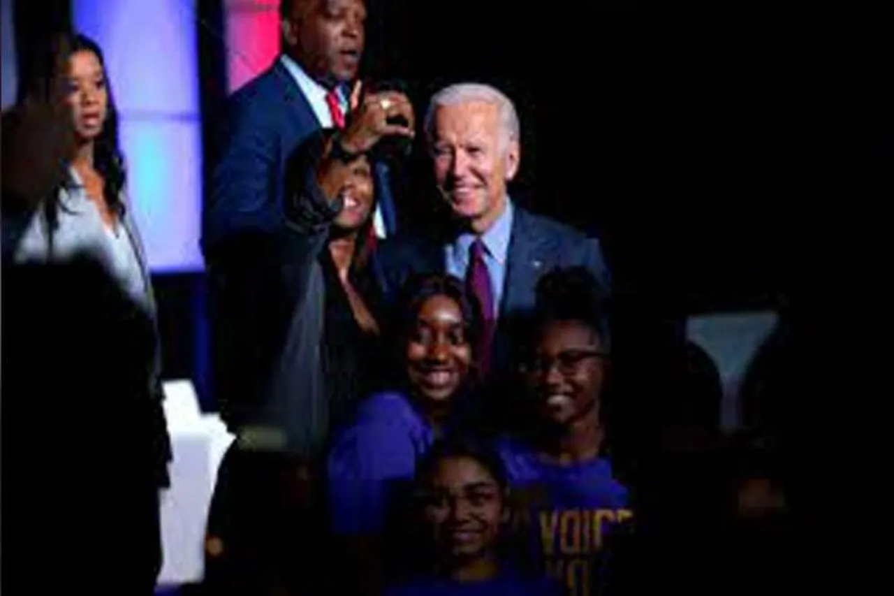 কৃষ্ণাঙ্গ মানুষদের পাশে থাকার বার্তা বাইডেনের