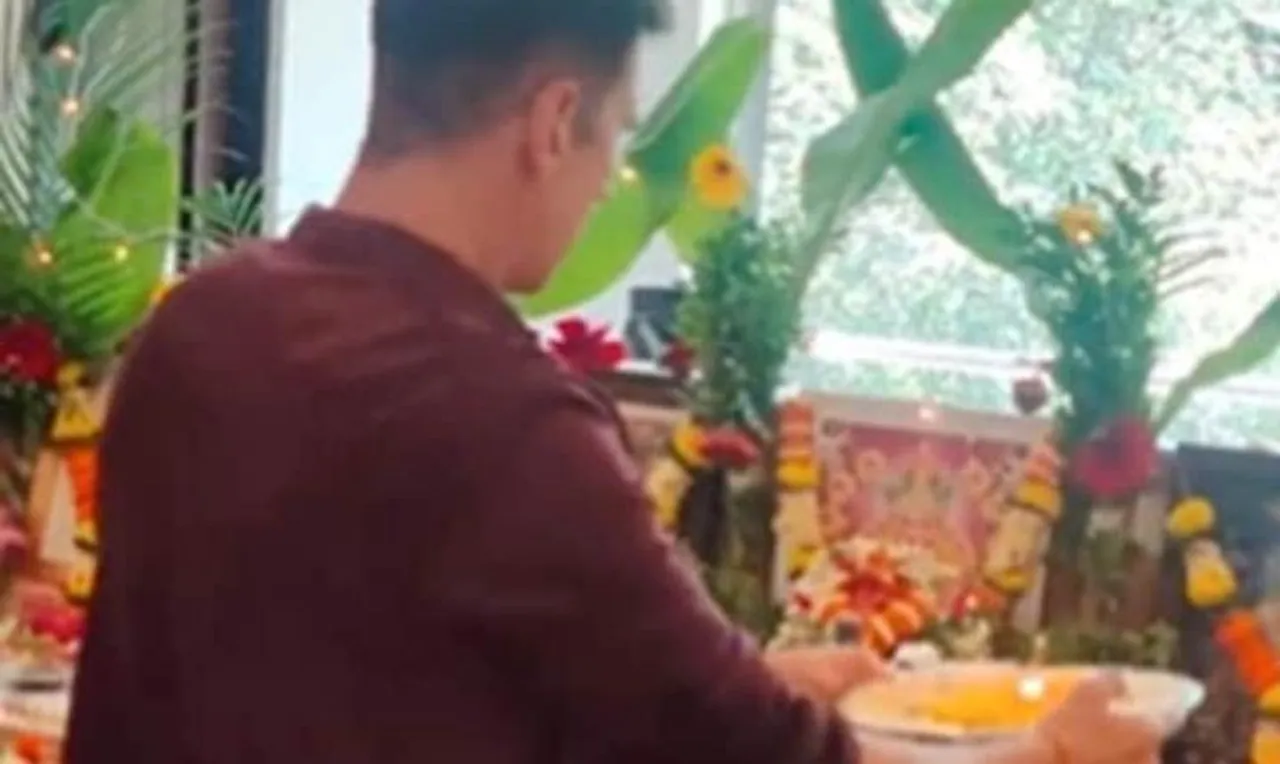 দীপাবলির আরতিতে খিলাড়ি কুমার, জানালেন ভক্তদের দীপাবলির শুভেচ্ছা