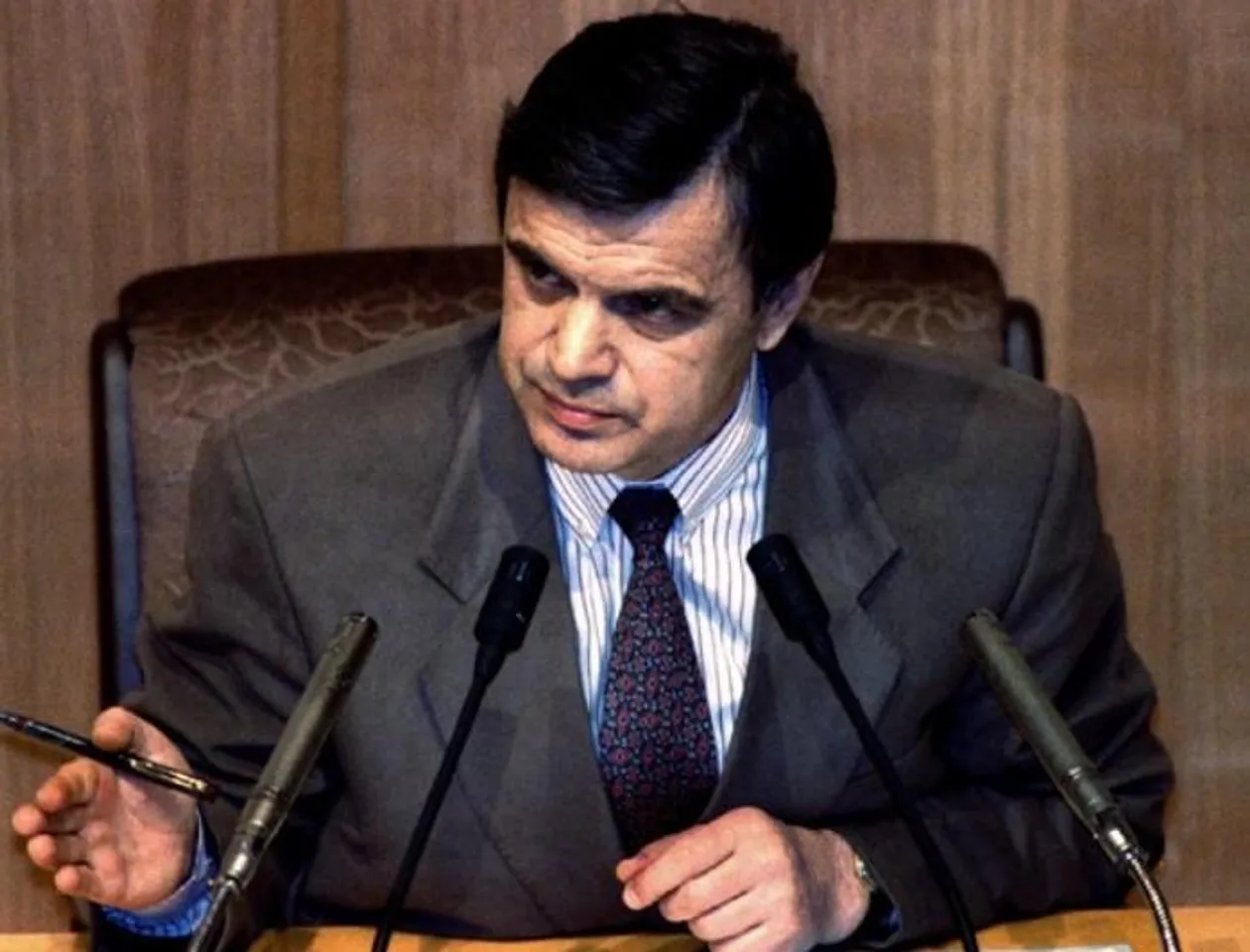 সাবেক সুপ্রিম সোভিয়েত চেয়ারম্যান রুসলান খাসবুতভ প্রলোক গমন করেছেন