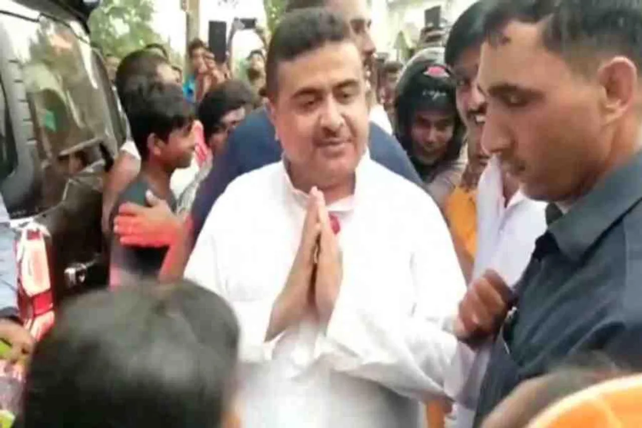 চন্দ্রকোনায় মৃত ছাত্রীর পরিবারের সঙ্গে দেখা করলেন শুভেন্দু অধিকারী