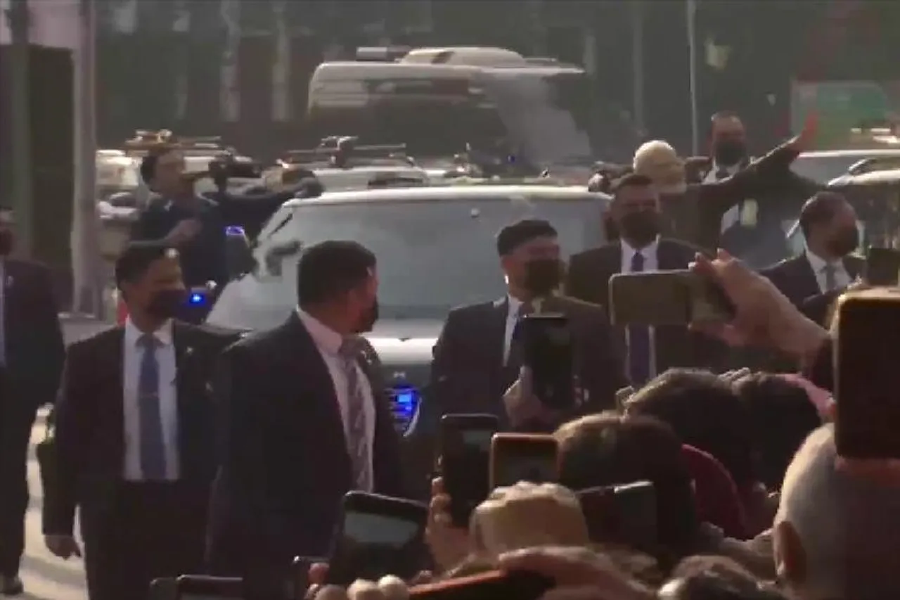 কার্যনির্বাহী সভায় অংশগ্রহণের পূর্বে দিল্লিতে রোড শো নরেন্দ্র মোদীর