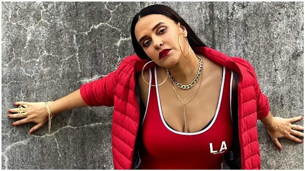 গর্ভবতী অবস্থায় সাহসী চরিত্রে নেহা ধুপিয়া