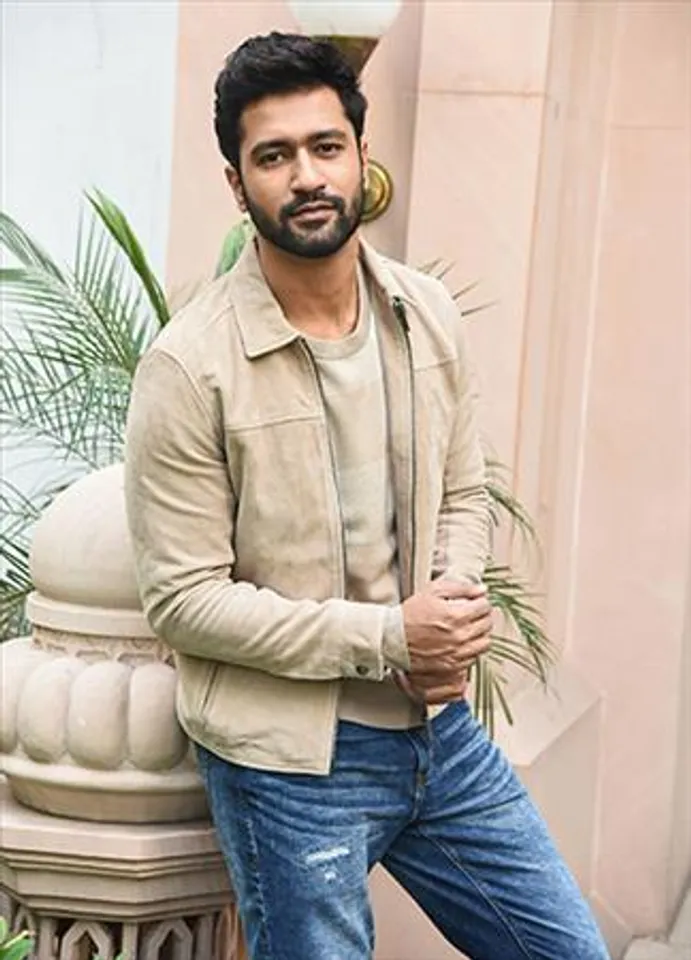 নারী দিবসে মিষ্টি ছবি ভাগ ভিকি কৌশলের