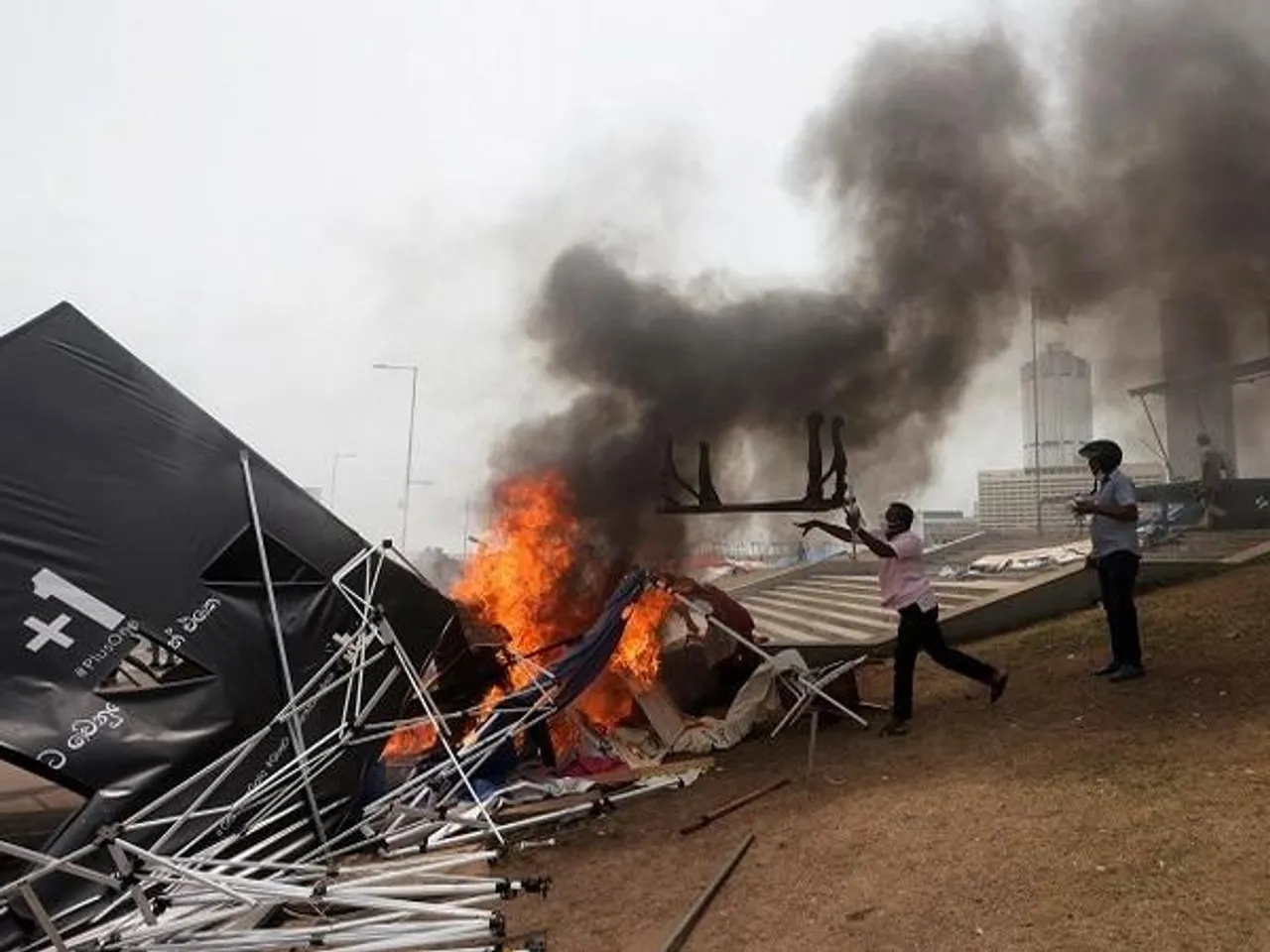 বিক্ষোভ, গ্রেফতার ২০০