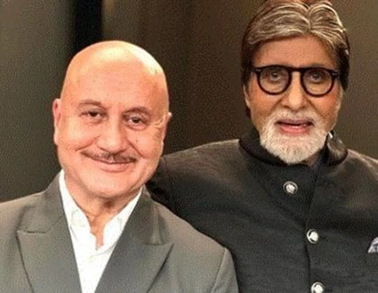 অনুপম খের তাঁর 'উনচাই' এর সহ-অভিনেতা অমিতাভ বচ্চনকে কীভাবে শুভেচ্ছা জানিয়েছেন দেখুন