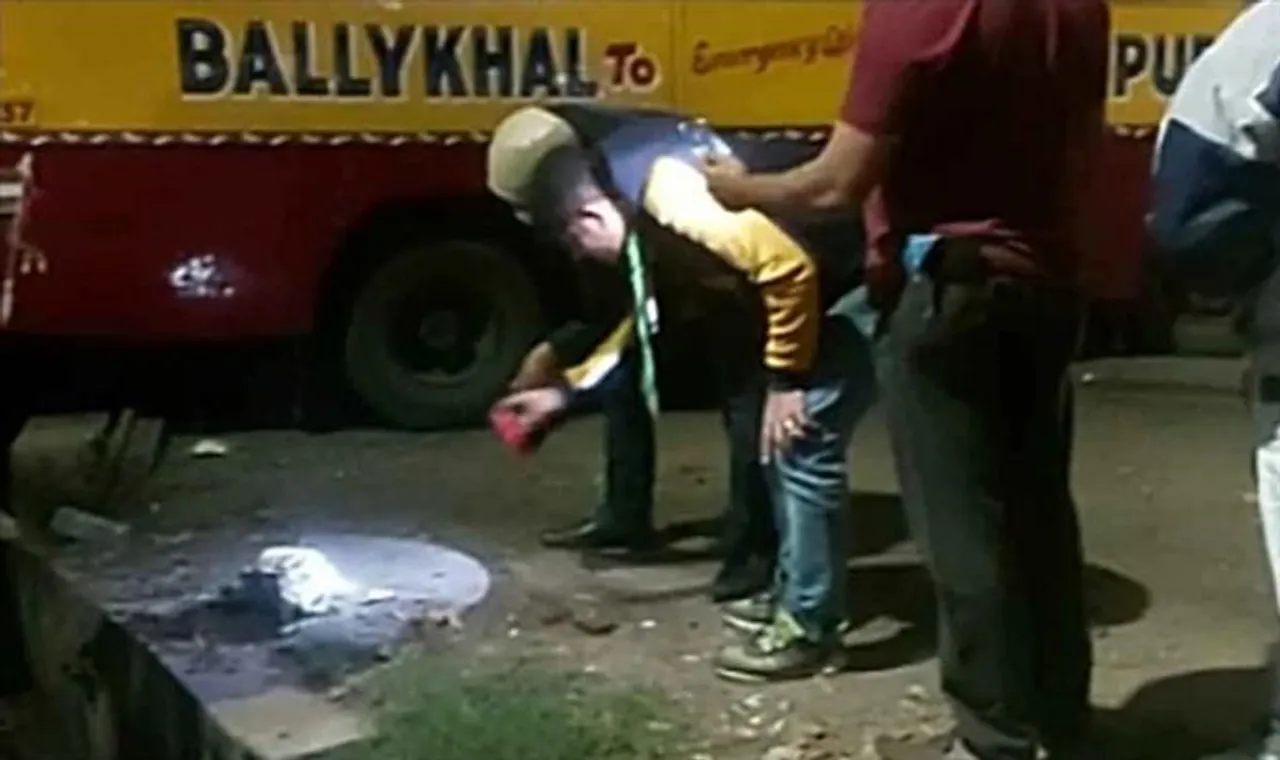 বোম আতঙ্ক, প্যাকেট খুলতেই হতবাক বম্ব স্কোয়াড!